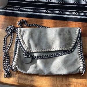 Chain crossbody